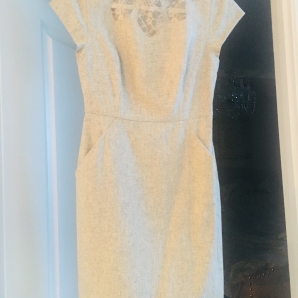 Light grey dress with lace detail and pockets - Picture 6 of 8
